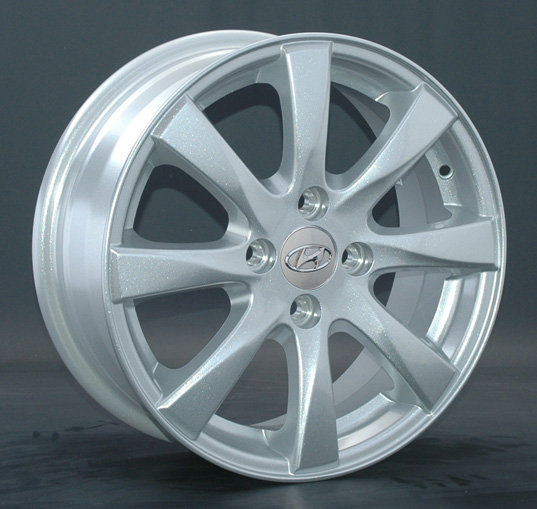 Диски Replay HND82 6 х 15 4*100 Et: 48 Dia: 54.1 классический серебристый цвет